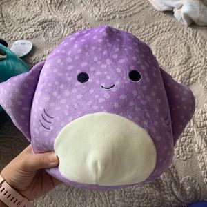 Squishmallow Aziza the stingray 8”